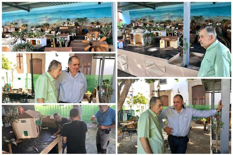 El artesano José Sánchez junto al montaje de su obra y con el concejal de Cultura, Juan Martel (Foto TA)